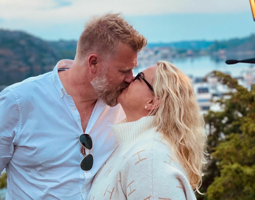 KJEMPEFORELSKET: Tina skvatt til da hun oppdaget Eirik på Tinder. – Han var blitt så kjekk! sier hun. Her fra bursdagen hennes i juni.