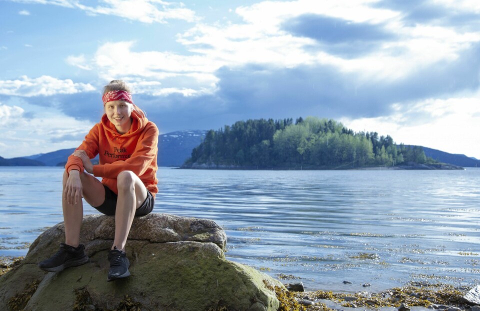 TRENING: Hedvig (26) har funnet mye styrke i det å bli fysisk aktiv. Hver dag løper hun turer i den vakre naturen. I dag er hun sterk, både mentalt og fysisk.