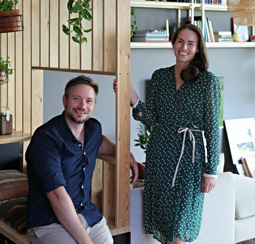 <b>GENERASJONSBOLIG:</b> Marte Schønning Sture (35) og Thomas Nesheim (41) bor i generasjonsbolig med hennes foreldre i Tønsberg.