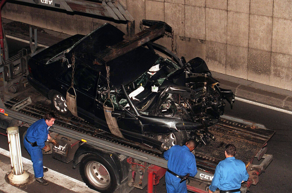 <b>TRAGISK SLUTT:</b> Skadene prinsesse Diana pådro seg da denne bilen krasjet i tunnelen var så alvorlige at hennes liv ikke kunne reddes.