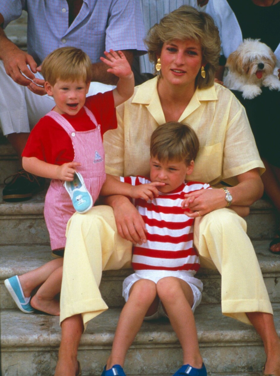<b>HARRY OG WILLIAM: </b>Prinsesse Diana sammen med sønnene prins Harry og prins William på ferie i Mallorca i 1987.