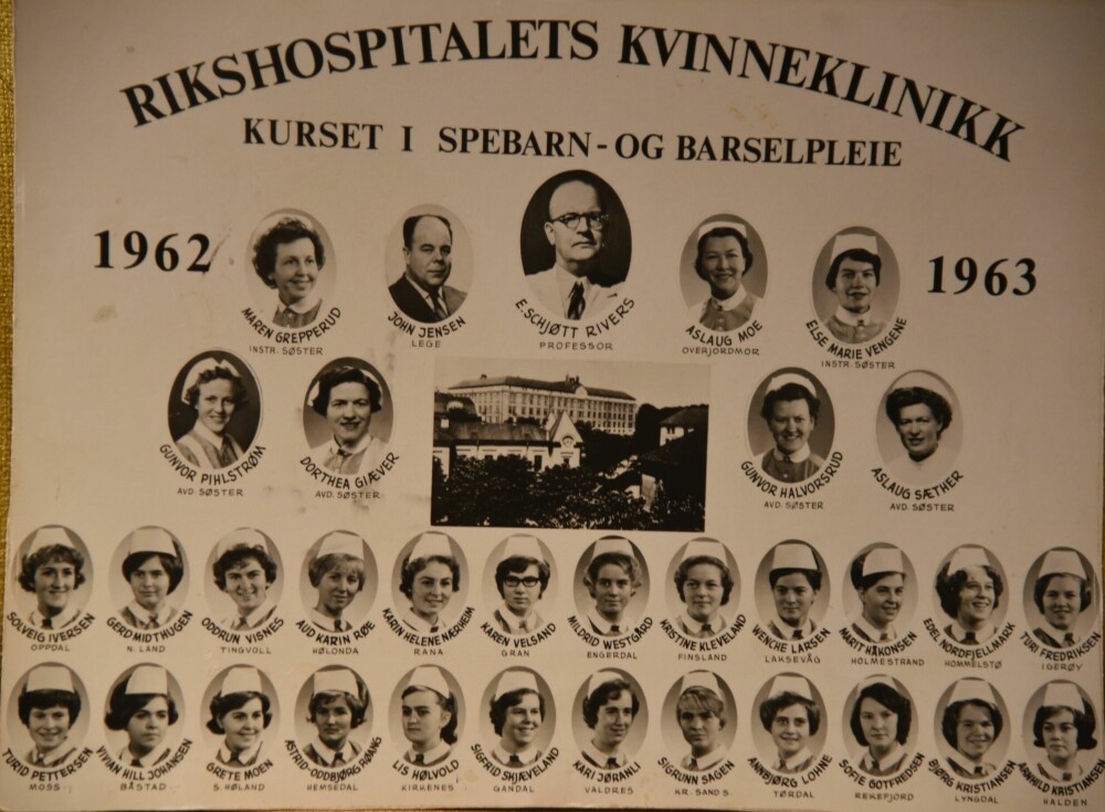 <b>DE SISTE:</b> Disse unge kvinnene var de siste som fikk utdannelsen spedbarn- og barselpleie på den gamle Kvinneklinikken på Rikshospitalet. Ikke alle lever i dag, men ni møttes til gjenforening i Oslo i juni. 