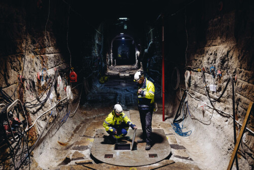 <b>HVELVET UNDER GRUNNEN:</b> Rundt 100 tunneler hvor det radioaktive avfallet skal oppbevares, blir sprengt og gravd ut ved ONKALO anlegget. De ligger 430 meter under overflaten i fjell som for det meste består av gneis og granitt.