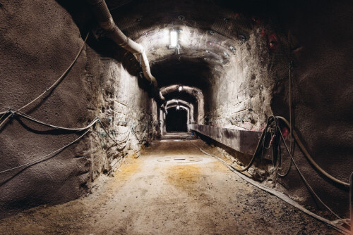<b>ATOMKRYPT:</b> Slike tunneler vil fortsette å bli utgravd det neste tiåret, og ONKALO-anlegget vil etter hvert kunne motta rundt 6 500 tonn med brukt kjernebrensel i de nærmeste hundre årene. Adgangstunnelen vil da bli fylt igjen og forseglet.