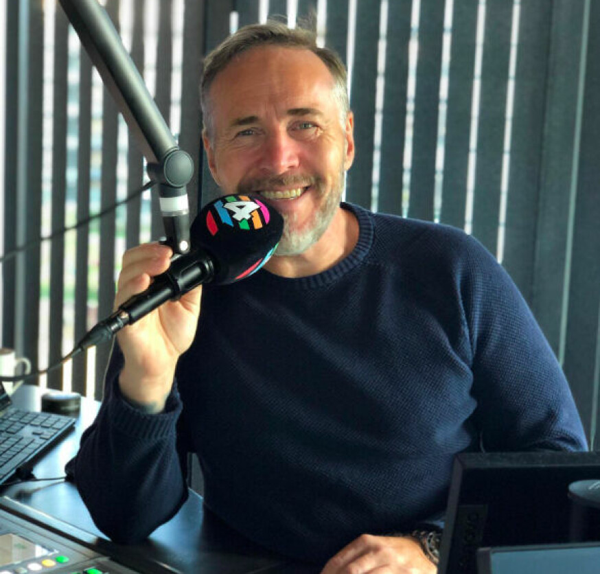 RADIO-LEGENDE: Michael har vært ansatt i P4 siden 1996. Det var under de første årene her at drikkingen begynte å komme ut av kontroll, og i årevis jobbet han hardt for å skjule misbruket på jobb. – I mange år var radiosendingene fristedet mitt. Ingen kommer inn under dem, så da kunne jeg puste ut, forteller han.