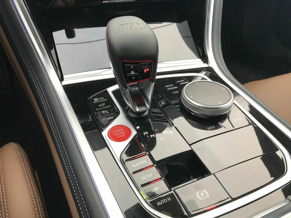 GIR: Girspaken er unik for M8. Du kan justere hastigheten på girskiftene i tre trinn.