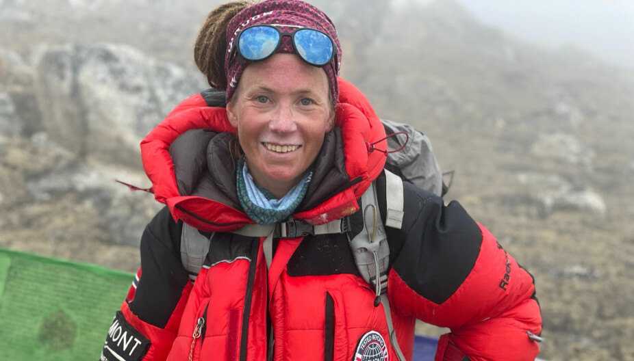 <b>SATTE VERDENSREKORD:</b> Kristin Harila etter å ha be­steget Kanch­en­junga, den tredje 8000-meterstoppen, 15. mai. 2023