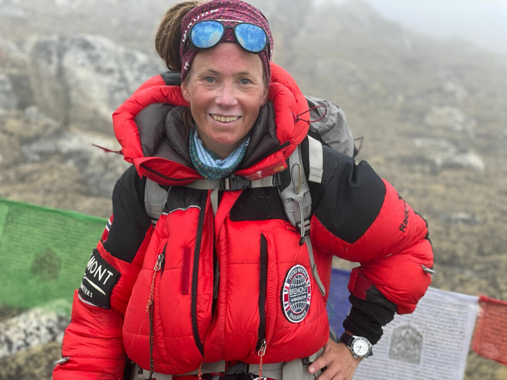 <b>ALLE GODE TING ER TRE:</b> Kristin Harila etter å ha be­steget Kanch­en­junga, 8000-meters topp nummer tre i rekken, 11 topper igjen per 15. mai.