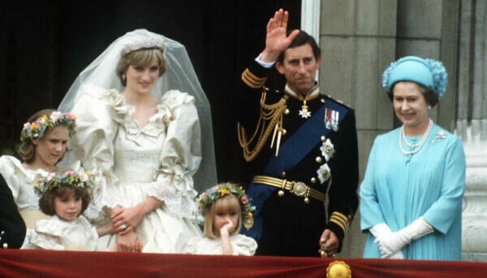 <b>CHARLES OG DIANA: </b>Charles og Diana på sin bryllupsdag 29. juli 1981. Som Prinsessen av Wales var hun Storbritannias kronprinsesse og fremtidige dronning. Hun hadde kjent kongefamilien fra hun var liten og Elizabeth regnet med at hun forsto hva hun gikk til. Men Diana følte seg aldri som en av dem.