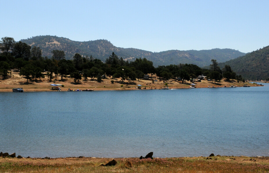 <b>AVSIDES:</b> New Hogan Lake ligger i Calaveras County utenfor San Francisco. Her søkte seriedrapsmennene tilflukt for å få begå sine ugjerninger i fred.