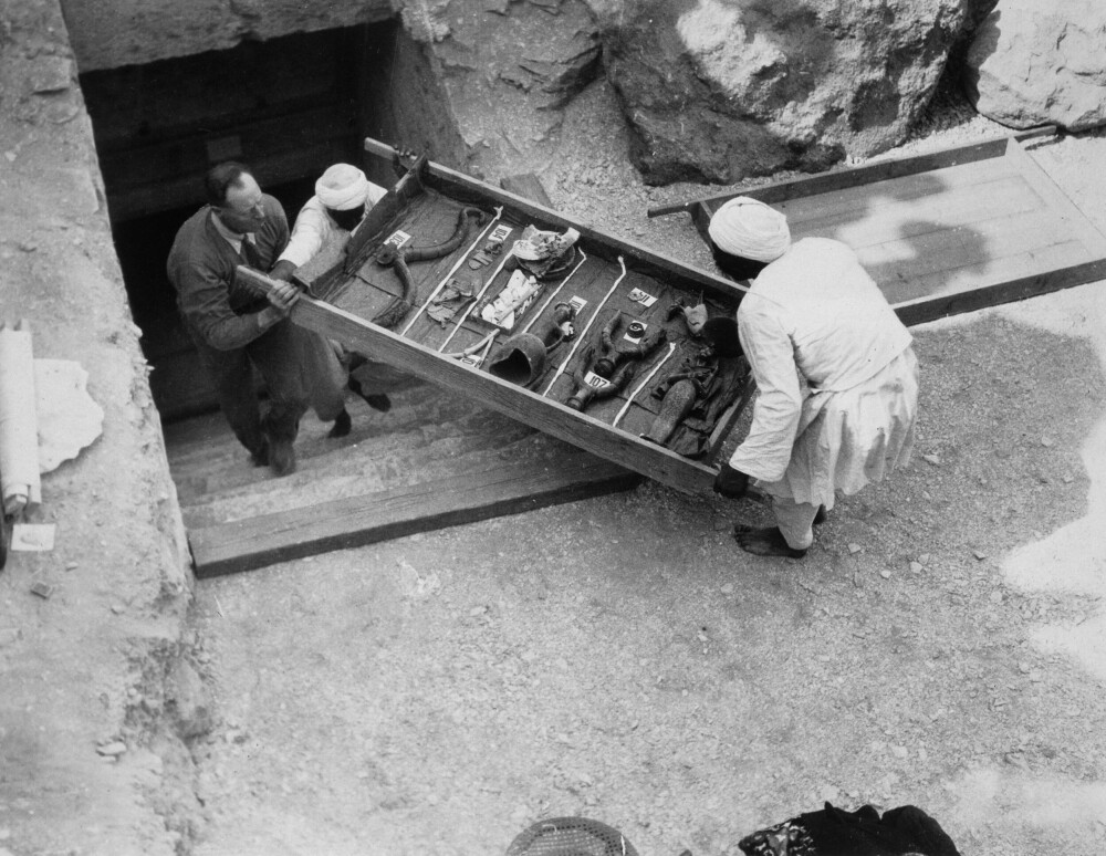 <b>MØYSOMMELIG:</b> Howard Carter brukte ti år på å katalog­isere de 5398 gjenstandene som ble funnet i gravkammeret. 