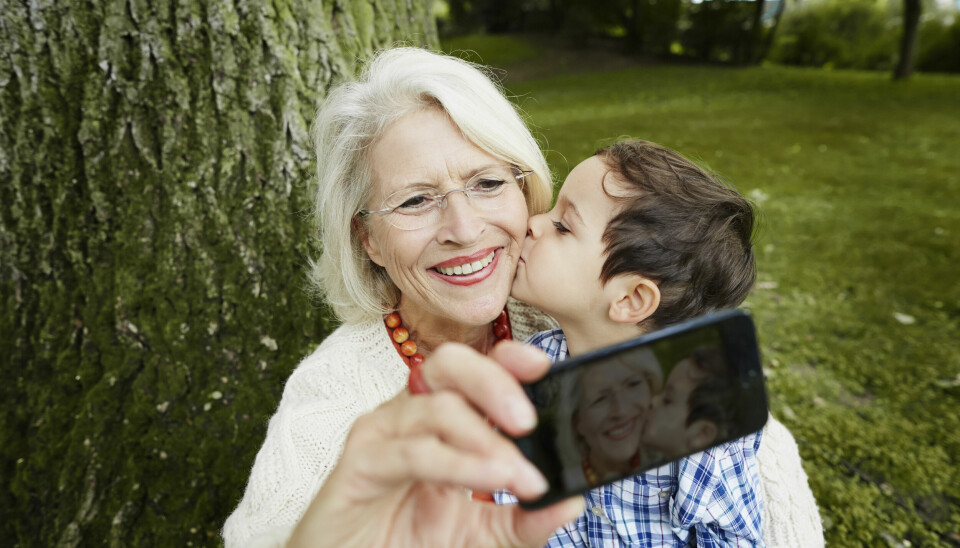 BILDER AV BARN PÅ SOSIALE MEDIER: Bare koselig, eller ulovlig?