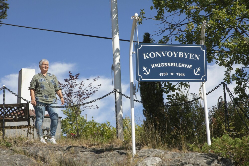 SKILT: Konvoybyen i Risør ble hjem og en trygg havn for krigsseilerne.