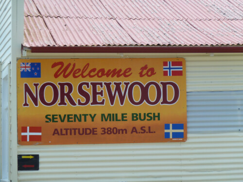 NORSEWOOD: Et skilt ønske velkommen til Norsewood.