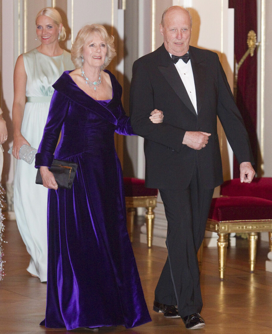 <b>PÅ BESØK I NORGE:</b> Dronning Camilla og kong Harald på Det kongelige slott i Oslo i 2012.