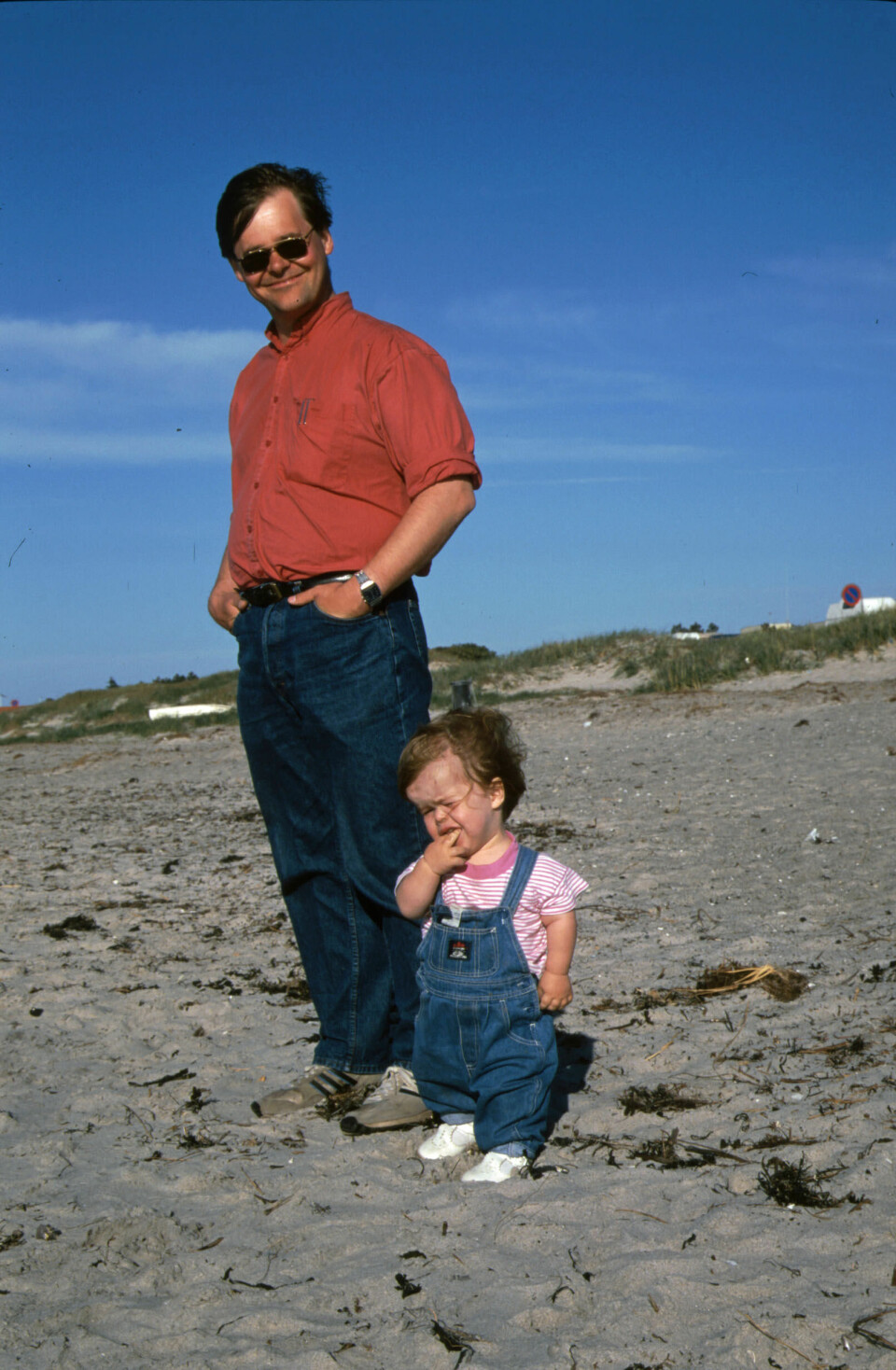 PAPPA: Åsne og pappa Bjørn på Fjellerup Strand i Danmark.