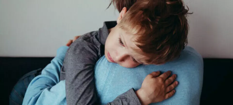 Sønnen min vil ikke gå i barnebursdag fordi en annen i klassen er så slem. Er det greit?