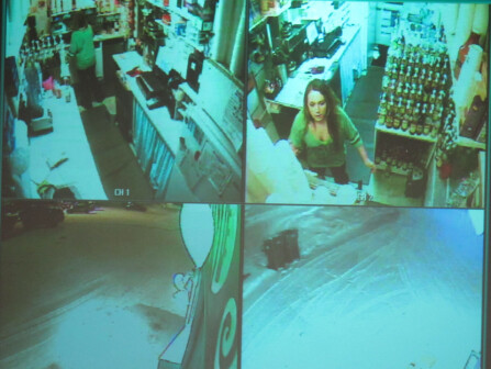 ALENE: Samantha Koenig var alene på jobb kvelden hun ble bortført. Videokameraene ga ikke politiet informasjon om kidnapperen.