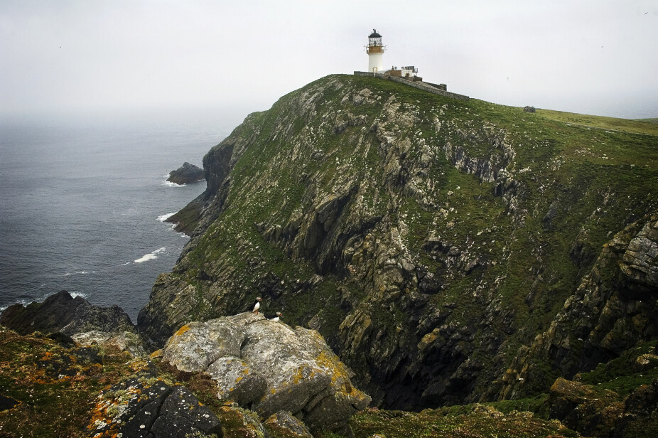<b>UINNTAGELIG:</b> Eilean Mor fyr på Hebridene ligger som en borg på toppen av en klippe. Hvordan kunne de tre sindige fyrvokterne James Ducat, Thomas Marshall og Donald McArthur forsvinne sporløst herfra?