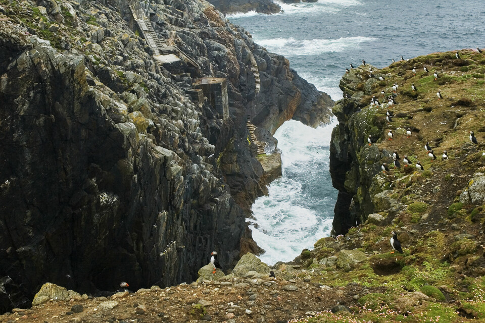 «KAI»: Den søndre ilandstigningsbrygga på Eilean Mor fordret nordavind, ellers var den livsfarlig. På platået over brygga sto opprinnelig en heisekran som ble brukt til å løfte alt fra forsyninger til hester − og fyrvoktere i land på den forblåste øya.