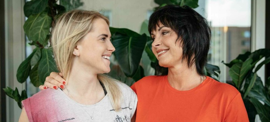 Da ryktene hadde begynt å gå, satte Tonje (19) seg ned og skrev et brev til foreldrene. Svaret kom umiddelbart