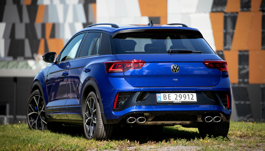 KONSERT: Et eksosanlegg i titan fra spesialisten Akrapovic til 50 000 kroner øker opplevelsen ytterligere.