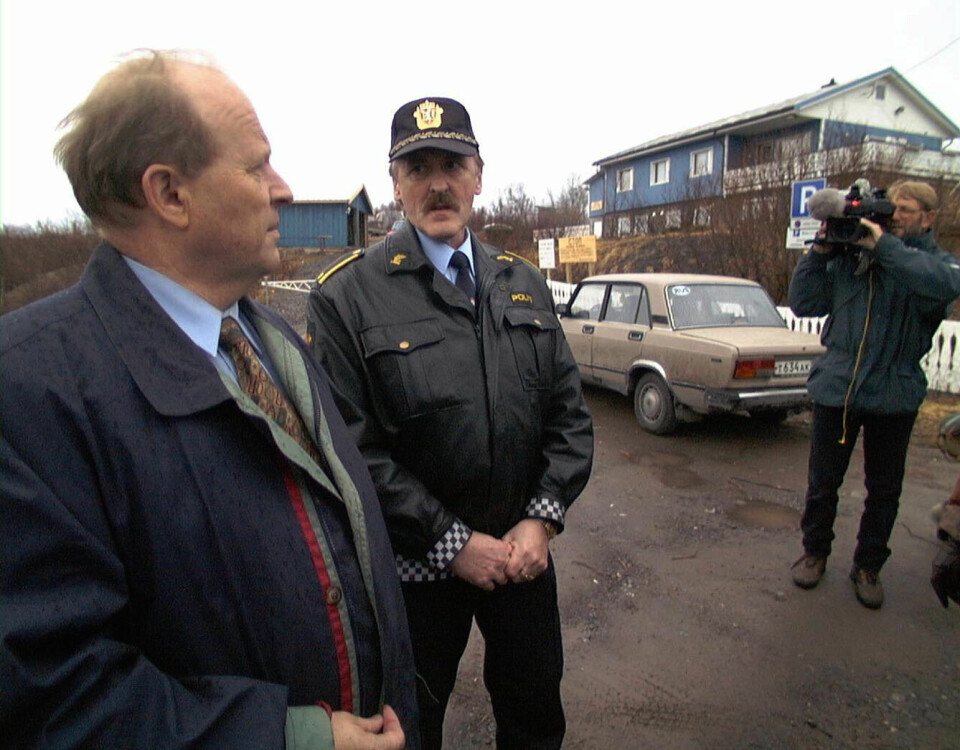 SATTE STOPPER: I 1999 reiste justisminister Odd Einar Dørum (V) til Skiippagurra for å studere forholdene og mistankene om prostitusjon blant russiske kvinner, en virksomhet som for lengst var dokumentert av flere medier. Lensmannsførstebetjent Oddvar Betten var guide. Senere ble flere tiltalt og én dømt for hallikvirksomhet.