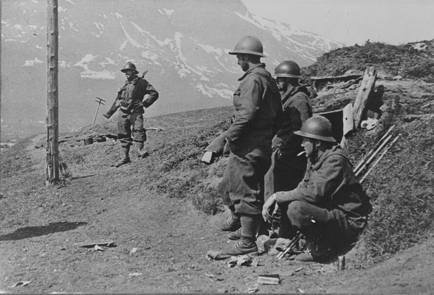 EN HÅRSBREDD FRA DØDEN: Sentrale stillinger og plassering av nøkkeloffiserer fra de franskledede allierte styrkene i Narvik-området ble røpet av en spion, erkjente nordmennene. Men hvem var hun?