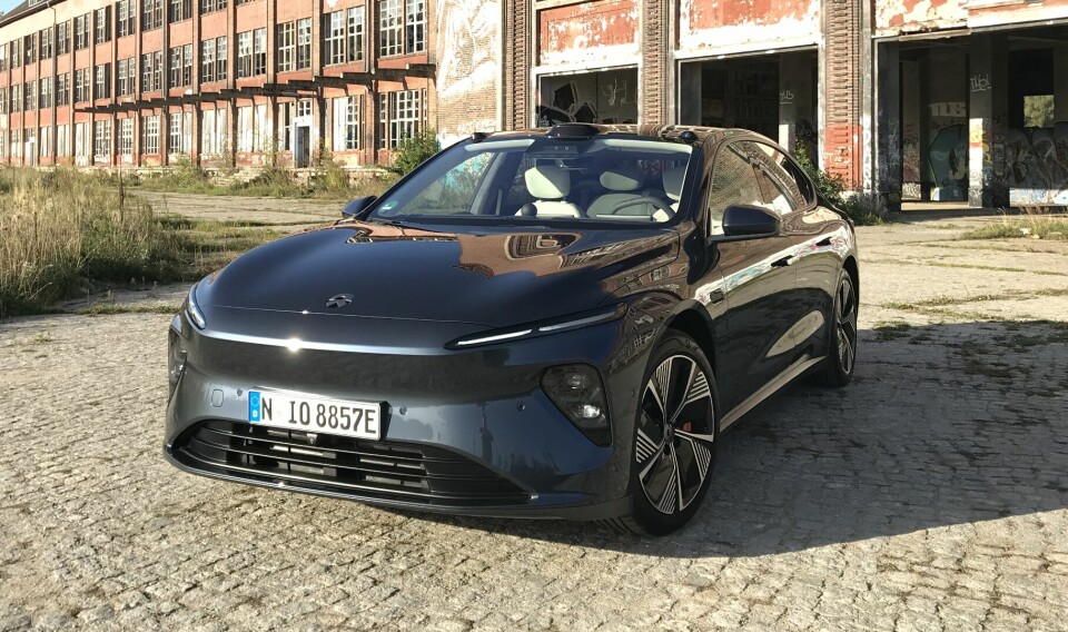 Akselererer raskt opp til 200 km/t