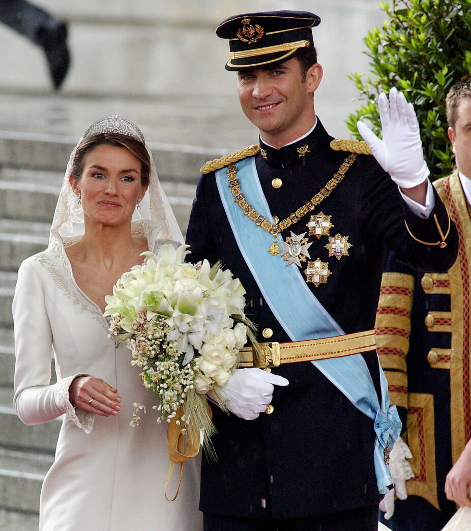 <b>BRYLLUPET:</b> Letizia Ortiz og daværende kronprins Felipe giftet seg i en stilfull seremoni i Almudena- katedralen i Madrid 22. mai 2004.
