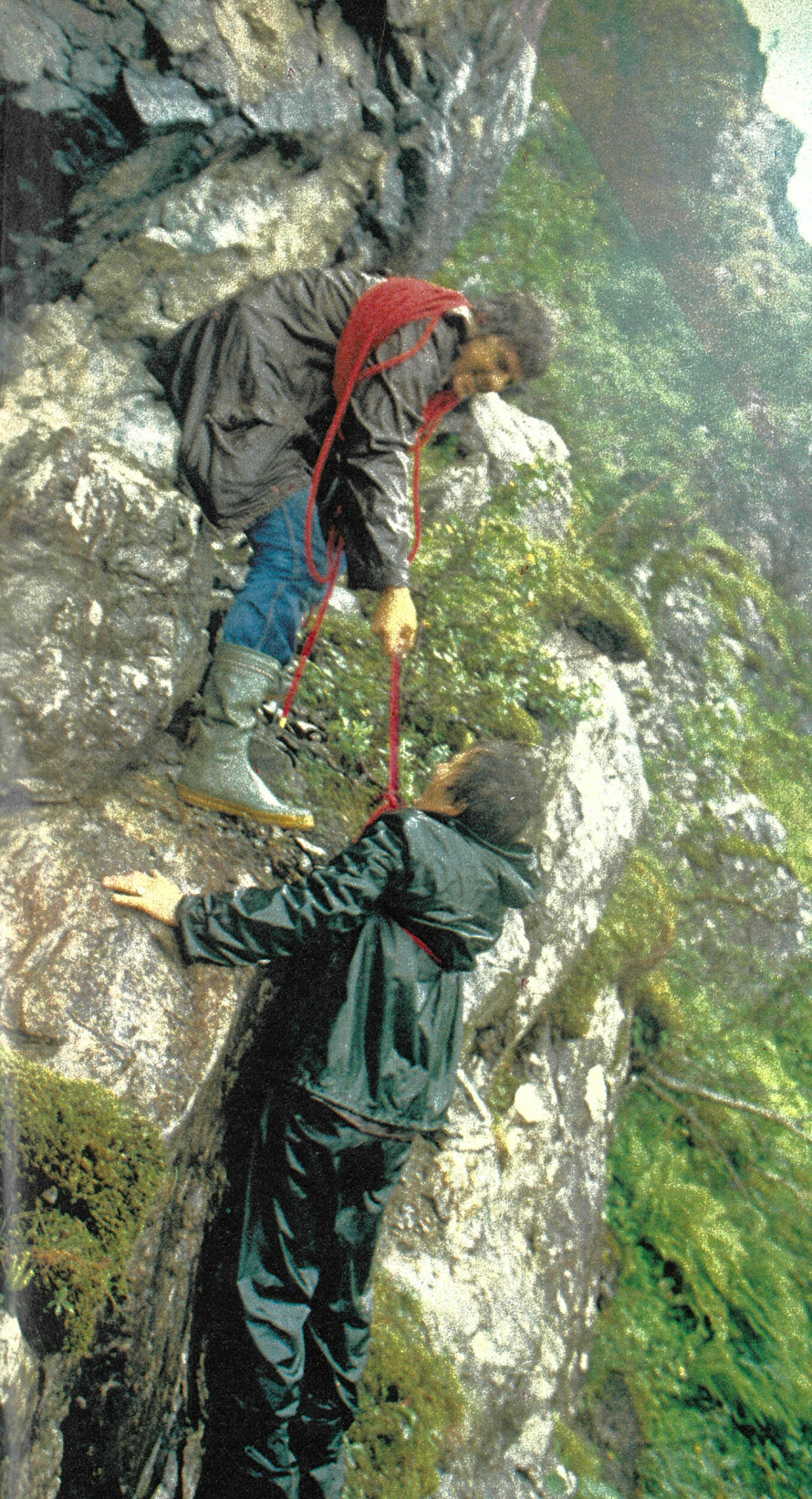 I dette terrenget skulle altså en tre år gammel jente ha tatt seg opp, ifølge ekspertisen.