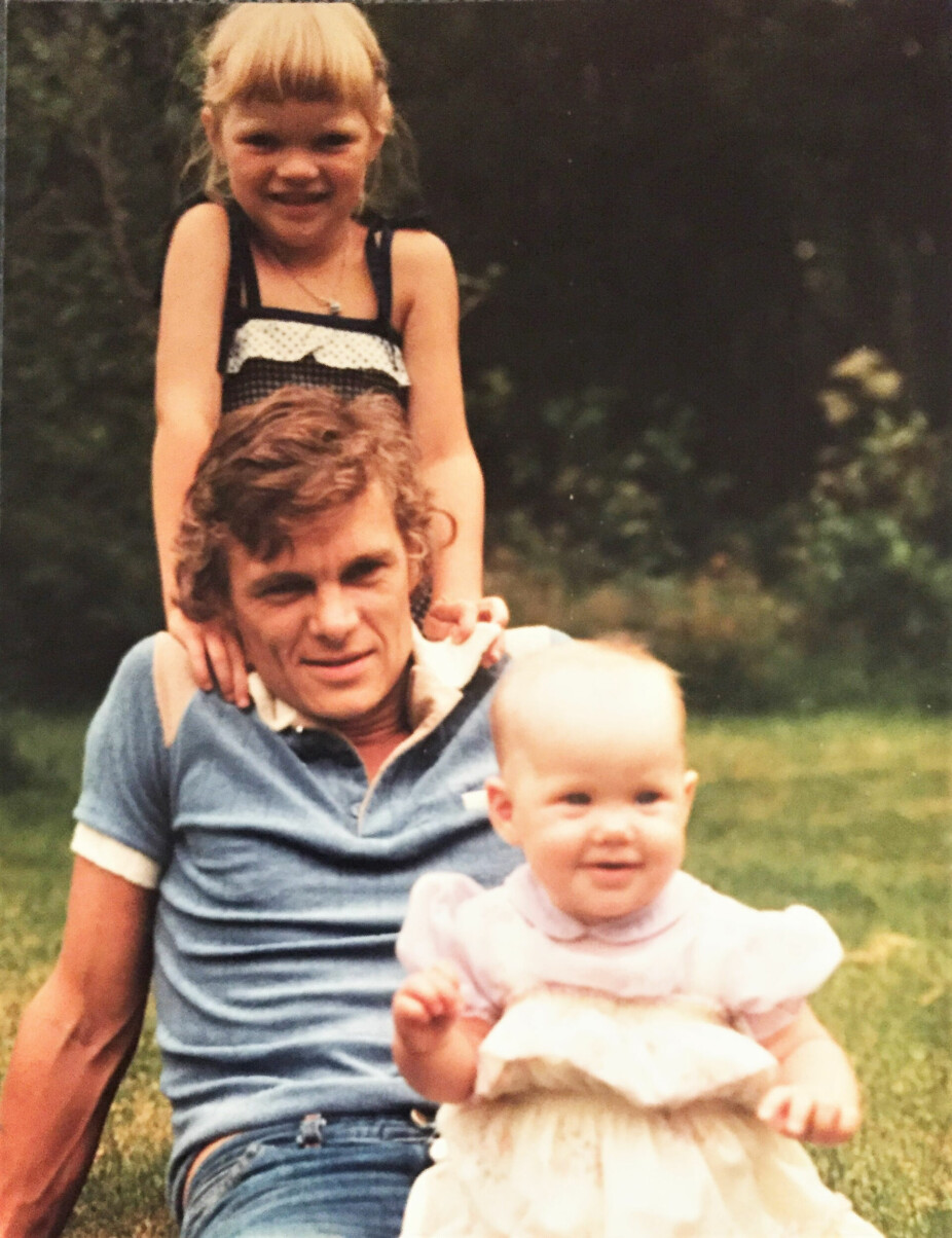 <b>BODDE HOS FAR:</b> Helge Sørvaag var en moderne pappa. Tidlig på 80-tallet var det hos ham barna bodde den første tiden etter skilsmissen. Her er Hanne rundt året. Bak storesøster Christine.