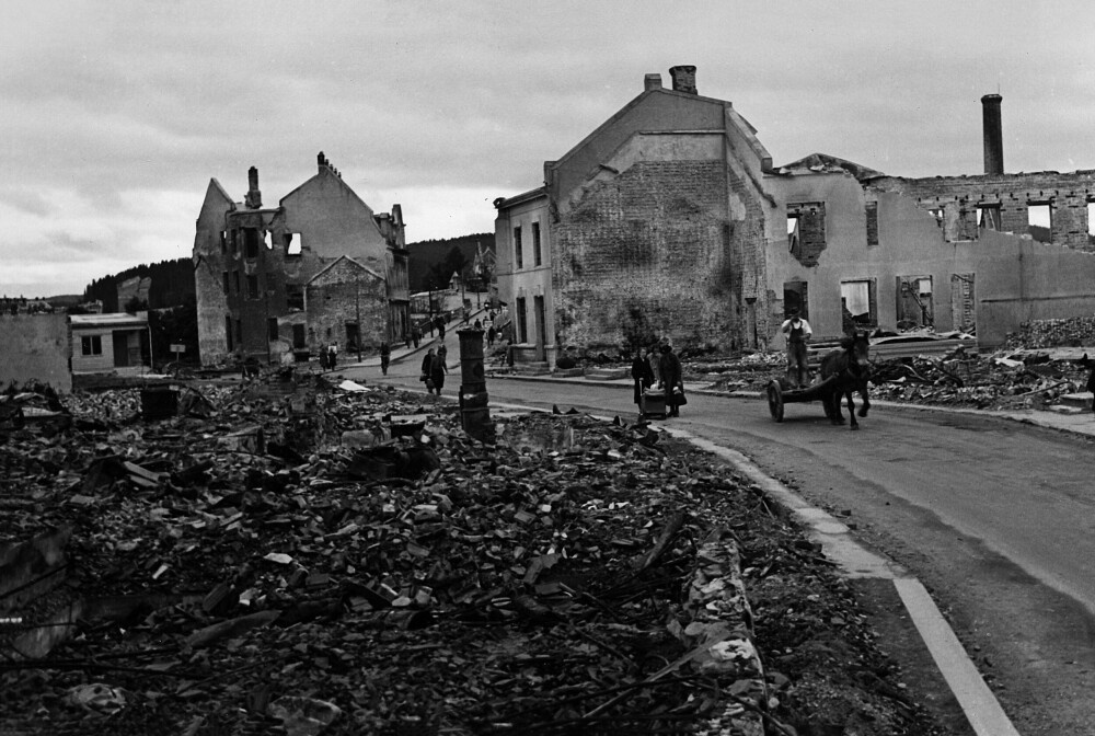 <b>LITE IGJEN:</b> Ødeleggelsene i Steinkjer etter bombingen våren 1940.