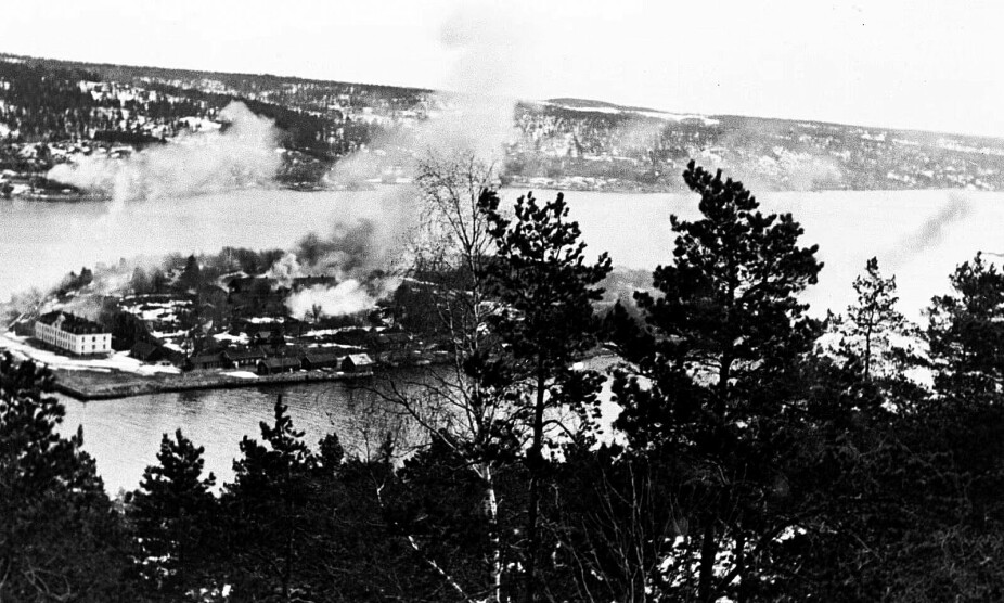 <b>BOMBER SOM KVITTERING:</b> Etter at Blücher var blitt senket, kom tyskerne tilbake og bombet Oscarsborg. Ingen mistet livet – mens nærmere 1000 omkom da krysseren gikk ned.