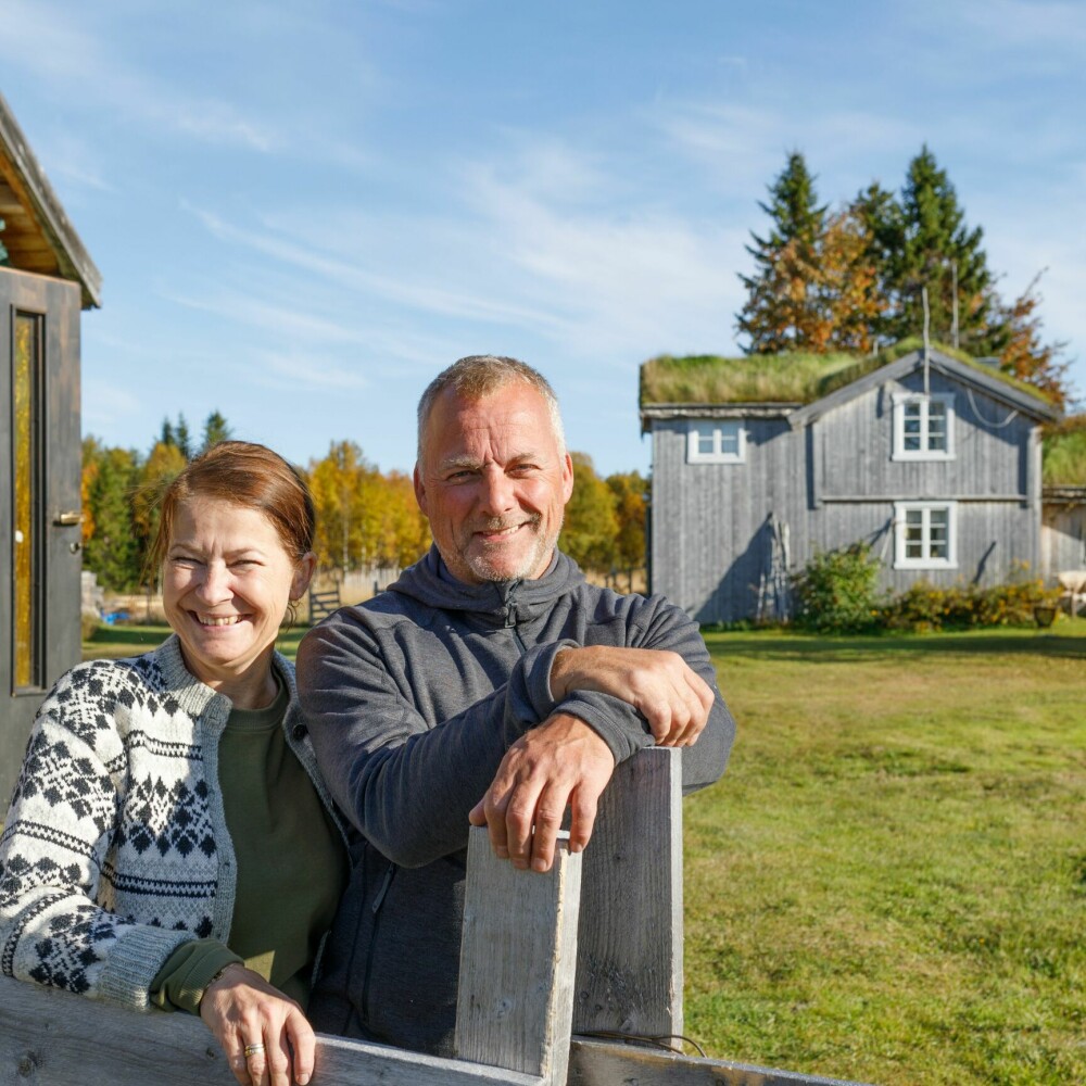 FJELLGÅRD: Fjellgården Eldsmo er blitt en del av Marianne og Per Einars identitet. Stedet preger dem like mye som de preger stedet. Her finner de nødvendig ro i livet.