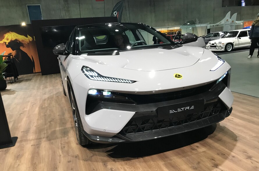 LUKSUS-SUV: Ut med Esprit og Elise. Inn med Eletre. Prisene spenner foreløpig fra 897 990 kroner til 1 400 999 kroner.