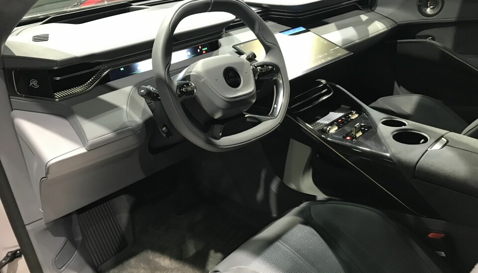 UTSTYR: Eletre kommer blant annet med en 15,1-tommers OLED-skjerm og et 1380 watts KEF Premium Audio med 15 høyttalere.