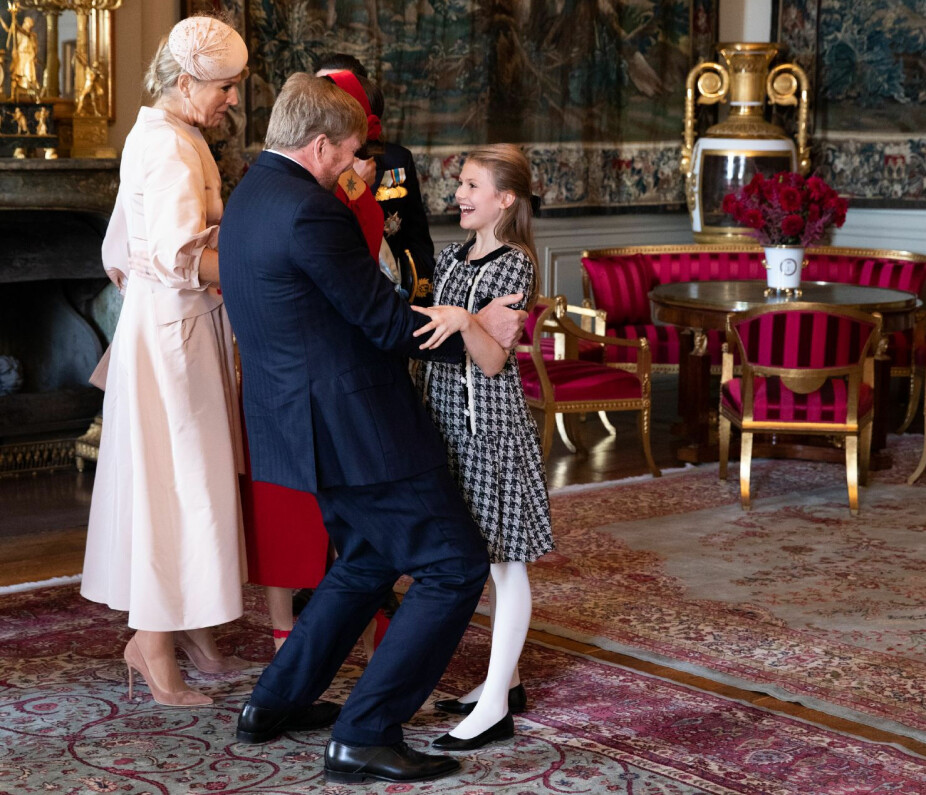 <b>            PRINSESSE ESTELLE:</b> Kong Willem-Alexander satte stor pris på at prinsesse Estelle tok imot ham på Stockholm slott. Til venstre dronning Maxima.