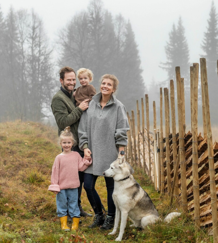 RO OG FRED: Emil og Maja reiser til fjells sammen med Oda (5), Jonathan (3) og hunden Nanok så ofte de har anledning. Her er det godt å være.