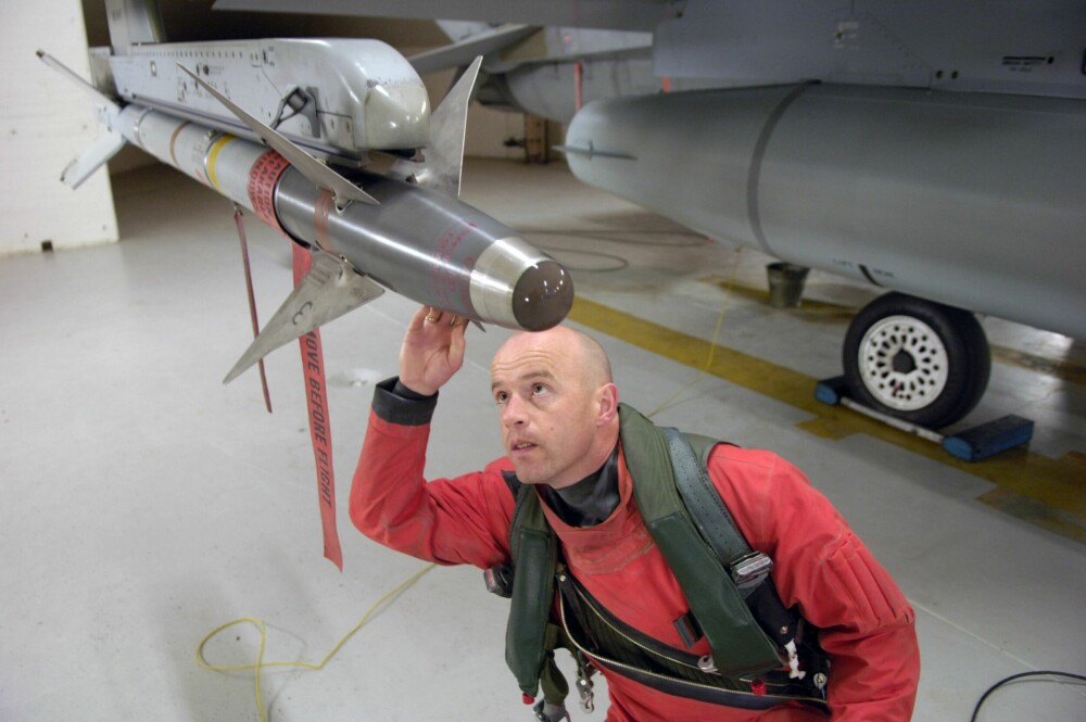 <b>KAMPKLAR:</b> Bjørn Mannsverk på jagerflyberedskapen i Bodø i 2007. Den erfarne piloten vet hva det vil si å være mentalt kampklar.
