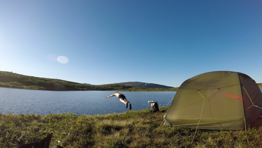 SVALESTUP I FJELLET: Godt med avkjøling etter å ha våknet i glovarmt telt.