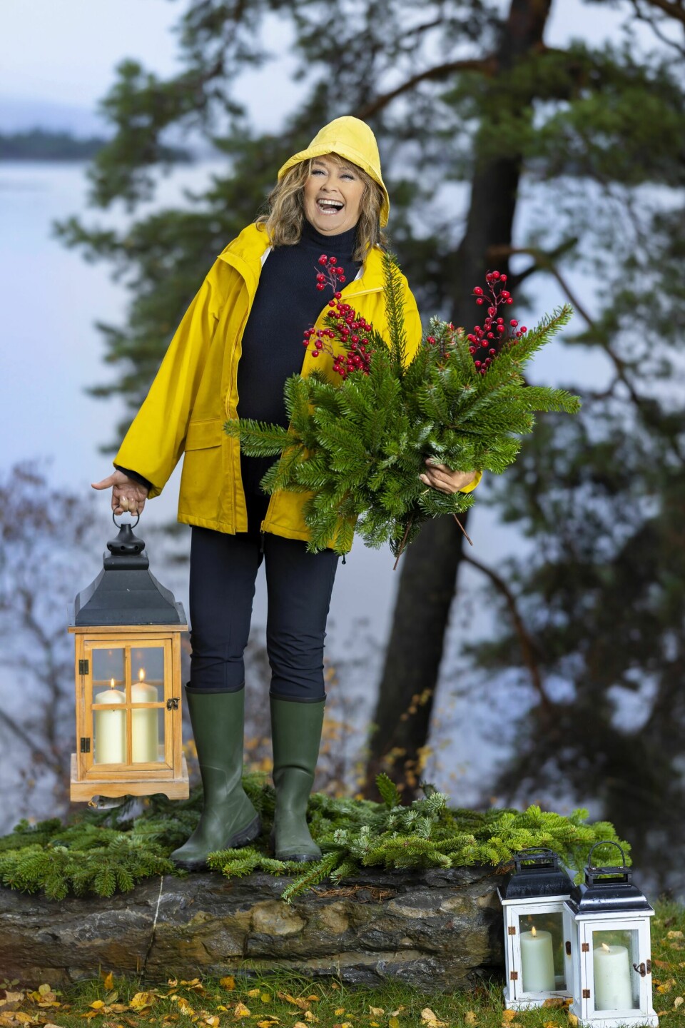 FULL FART: Selv om det ikke er kommet snø ennå, er hele Norges Wenche klar for julekonserter rundt om i landet.