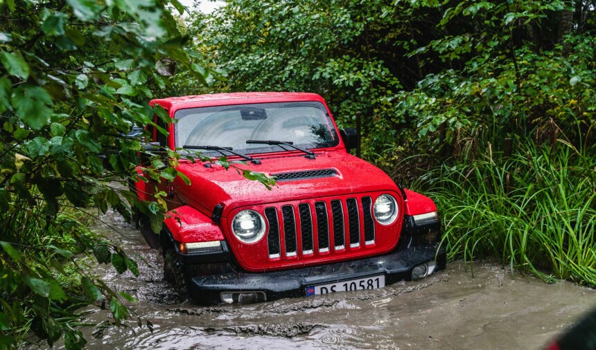 Ut i gjørma med Norges kuleste pickup