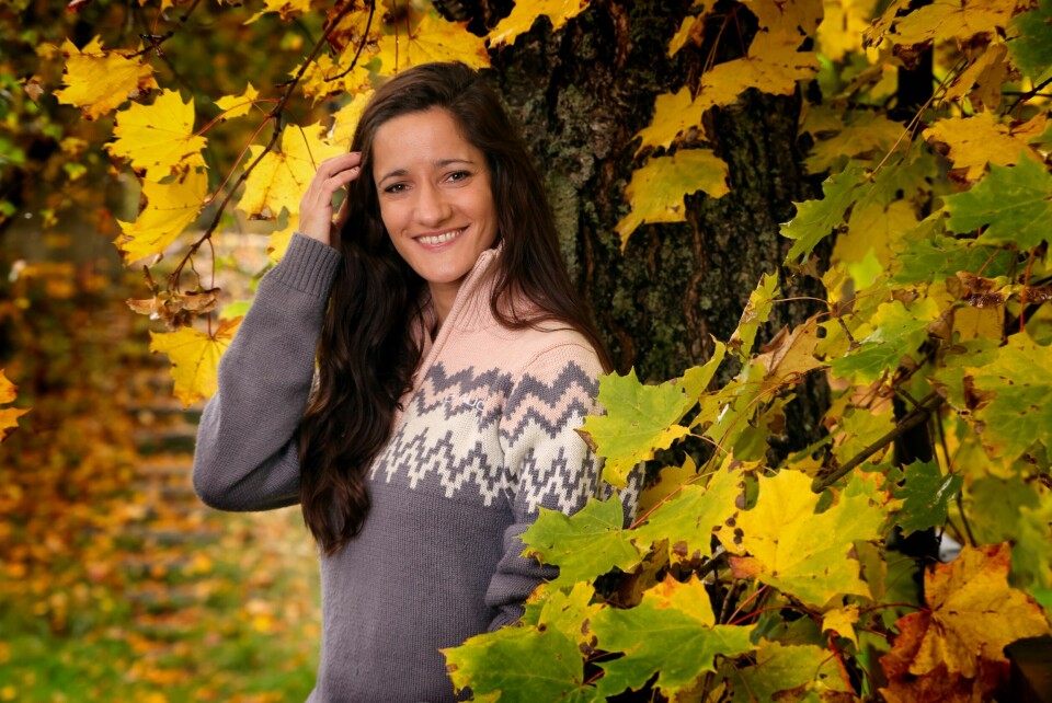 AIDA HUSIC DAHLEN:
For Aida Husic Dahlen handler det om å se mulighetene og ikke begrensningene når man har en funksjonshemning. Selv elsker hun utfordringer. – Jeg har en iboende stahet som har vært viktig, forteller Aida til Her og Nå.