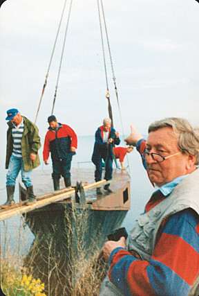 <b>REDNINGSMANN:</b> Rolv Wesenlund var sentral da en miserabel utgave av Stjernen i 1993 ble fisket opp fra Mjøsa og fraktet til Horten for å bli restaurert.