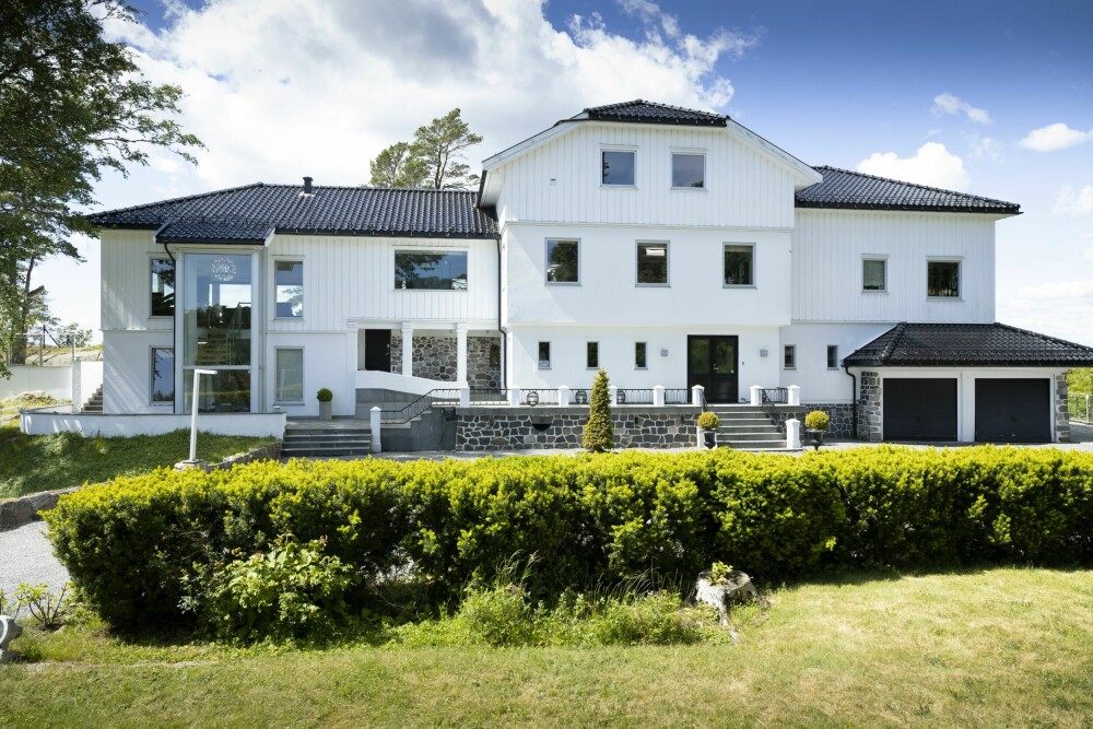 <b>MESTERNES MESTER HUSET:</b> Under «Mesternes mester»-innspillingen i fjor sommer bodde de 10 tidligere idrettsutøverne i denne store villaen i Sandefjords skjærgård.