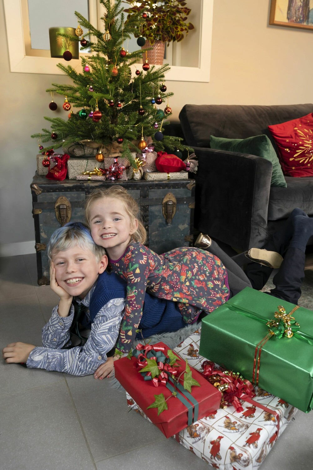 <b>GLEDER SEG:</b> Klara og storebror Sofus synes det er så hyggelig med jul når hele huset er julepyntet – og så er de jo selvsagt spent <br>på gavene!