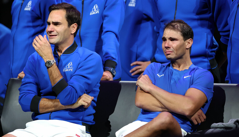 <b>GRÅT OG TENNIS GNISSEL:</b> Roger Federer (t.v.) spilte sin siste kamp som tennisproff i en doublekamp med hovedrival Rafael Nadal. Etterpå brøt begge ut i gråt. De er begge godt over toppen, og skader har sendt dem bratt nedover.