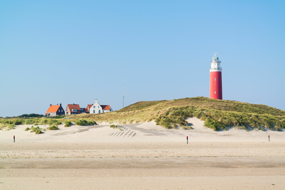 <b>FRISISKE ØYER:</b> Texel ble en øy i 1170 da en katastrofal oversvømmelse rammet de nordlige delene av Nederland. Oversvømmelsen har fått kallenavnet Allehelgensfloden. Texel skiller seg fra de andre øyene ved at den stort sett består av sand.