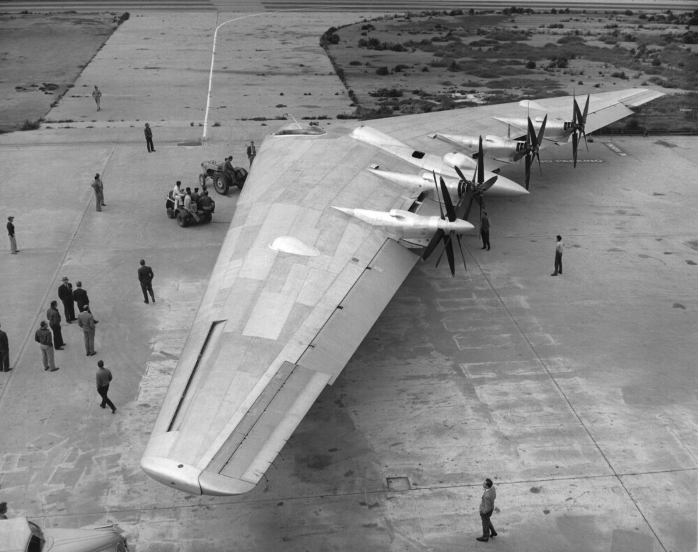 <b>NORTHROP XB-35:</b> Ingen hadde sett noe som lignet dette på 40-tallet, men utfordringer med motorer, nyttelast og stabilitet gjorde at versjonen med stjernemotorer og propeller ble droppet. 